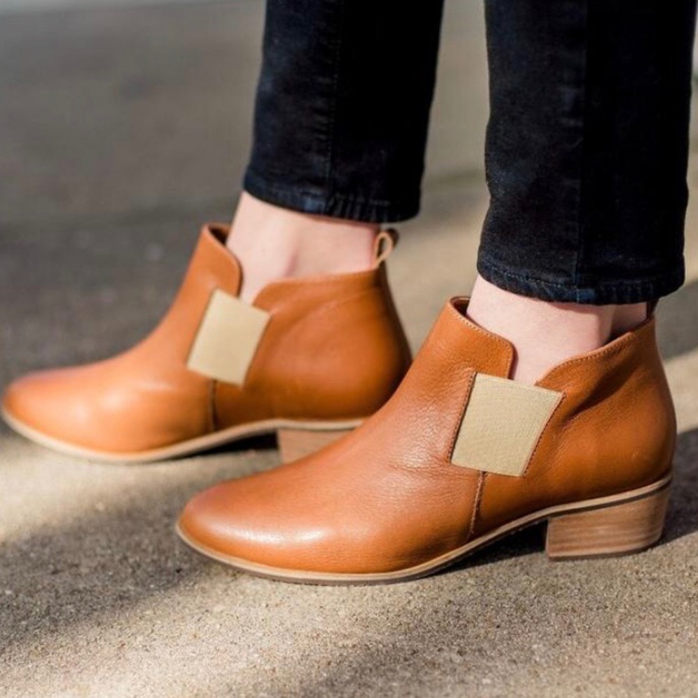 Charleston Shoe Co. Leather Middleton Ankle Boots